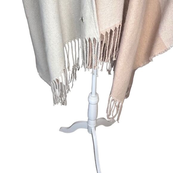 Soia & Kyo Beige and Cream Wrap. Never Worn!! One Size. - Picture 3 of 9